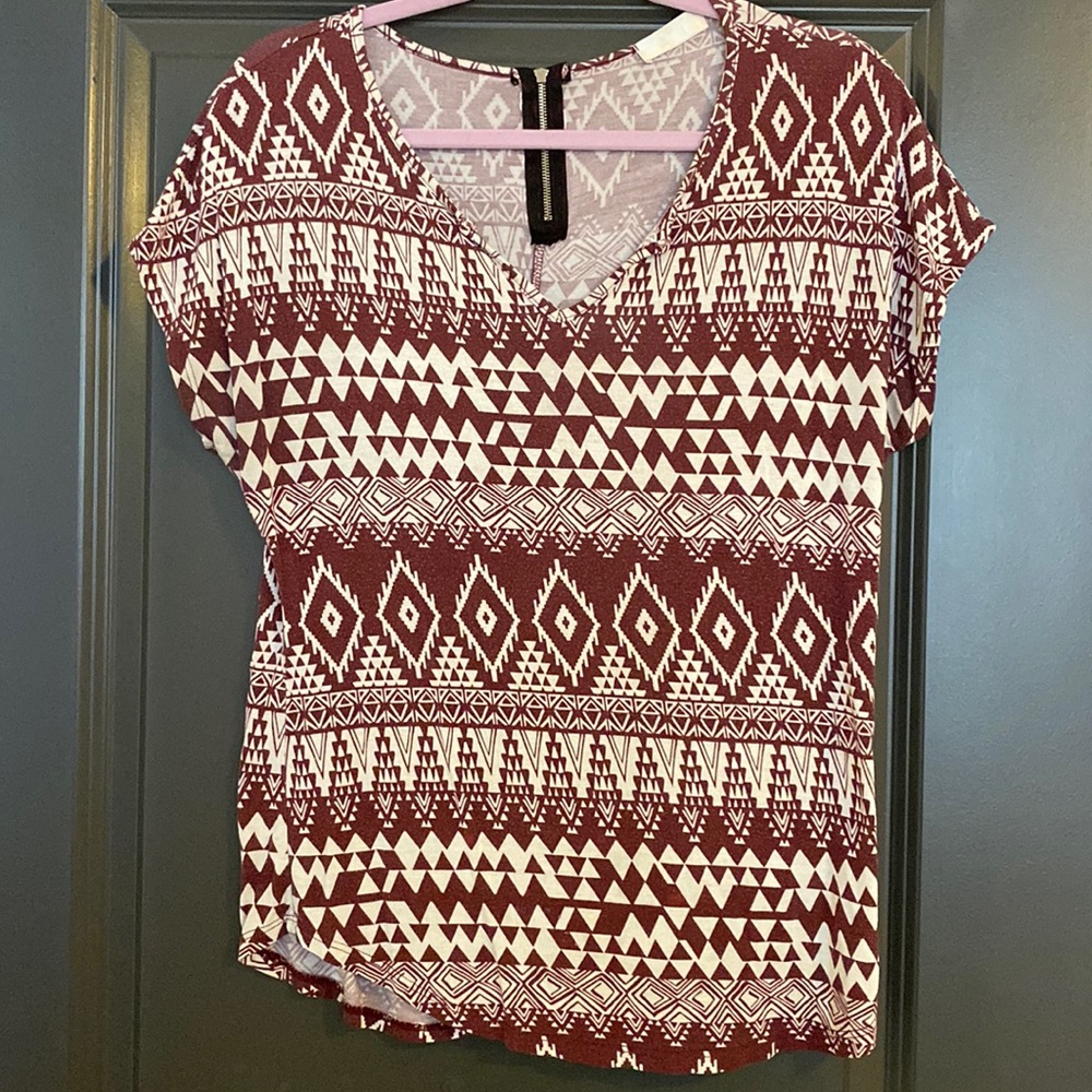 Maroon and White Geometric Top ⏫️